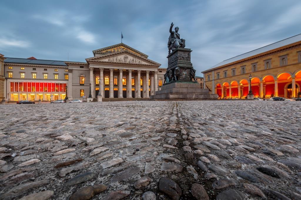 Opernhaus